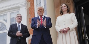 Ο Τραμπ με το ζεύγος Στάρμερ