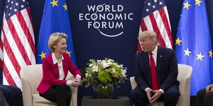 Ούρσουλα Φον ντερ Λάιεν και Ντόναλντ Τραμπ σε παλιότερη συνάντησή τους