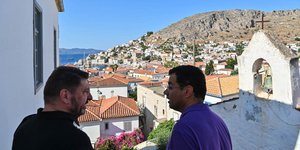 Στην Υδρα ο Νίκος Χαρδαλιάς 