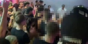 Σάλος στη Ζάκυνθο με βίντεο που φέρεται να δείχνει «σεξουαλικό» διαγωνισμό σε κλαμπ