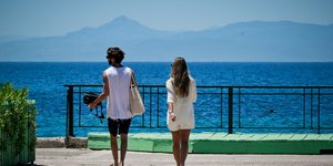 ζευγαρι παει θαλασσα