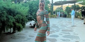 Η Ζόζεφιν στη Μύκονο