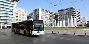 Λεωφορείο στην Ομόνοια τον Δεκαπενταύγουστο