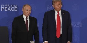 Βλάντιμιρ Πούτιν και Ντόναλντ Τραμπ στην Αλάσκα