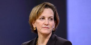 Η Αμερικανίδα ιστορικός Anne Applebaum