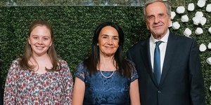 Ο Αντώνης Σαμαράς με την σύζυγό του Γεωργία και την κόρη τους Λένα