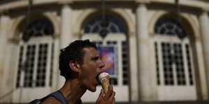 Ενα χωνάκι παγωτό