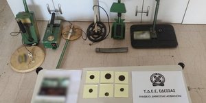 Κατασχέθηκαν αρχαία νομίσματα και ανιχνευτές μετάλλων στην Πέλλα