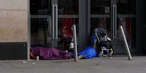 Άστεγα παιδιά κοιμούνται στον δρόμο σε ευρωπαϊκές χώρες