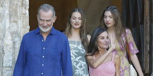 Ο βασιλιάς Φελίπε και η βασίλισσα Λετίθια της Ισπανίας με τις δύο τους κόρες