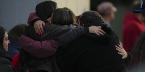 Θρήνος για τους συγγενείς των εργατών που σκοτώθηκαν στο ορυχείο χαλκού στη Χιλή