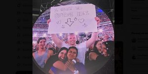 Πρόταση γάμου σε συναυλία των Coldplay