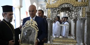 O Nίκος Δένδιας στην Τήνο