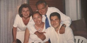 Ο Δημήτρης Κωνσταντάρας με τη σύζυγό του και τα παιδιά του