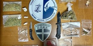 Μεσσηνία: Αστυνομική επιχείρηση σε παράνομη κατασκήνωση στην Ελαία – 17 συλλήψεις και κατασχέσεις ναρκωτικών