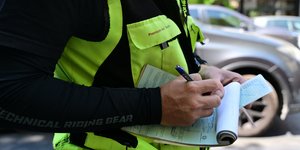 Έλεγχος από αστυνομικούς για παραβάσεις του ΚΟΚ 