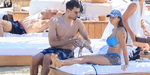 Η Elettra Lamborghini με τον σύζυγό της στη Μύκονο