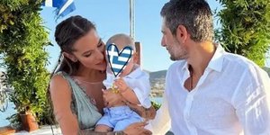 Εριέττα Κούρκουλου και Βύρων Βασιλειάδης βάφτισαν τον γιο τους