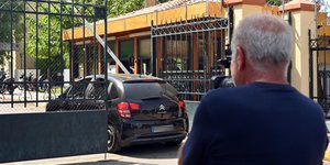 Η στιγμή που ο 28χρονος φτάνει στην Ευελπίδων