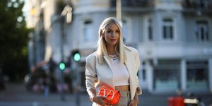 Πώς να «χτίσετε» την πιο κομψή φθινοπωρινή γκαρνταρόμπα σε 5 βήματα, σύμφωνα με fashionista