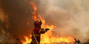 Ένας πυροσβέστης στην Πορτογαλία έχασε τη ζωή του στην προσπάθεια κατάσβεσης πυρκαγιάς
