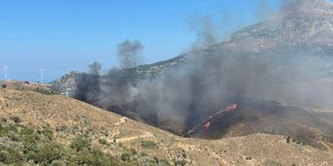 Εικόνα από τη φωτιά στη Χίο