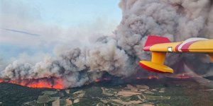 Η πυρκαγιά έχει ήδη αποτεφρώσει 110.000 στρέμματα δασικής έκτασης στη νοτιοδυτική Γαλλία