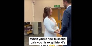 Η στιγμή που ο γαμπρός αποκαλεί τη σύζυγό του με το όνομα της πρώην του 