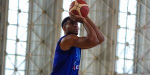 Ξεκίνησε προπονήσεις με την Εθνική ο Γιάννης Αντετοκούνμπο