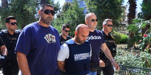 Με σκυμμένο το κεφάλι και αλεξίσφαιρο στον εισαγγελεα ο γυναικοκτόνος 
