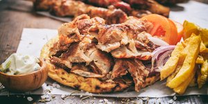 Γύρος χοιρινός σε πίτα / Φωτογραφία: Shutterstock