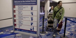 Έλεγχοι βίζας κατά την άφιξη αλλοδαπών σε αεροδρόμιο των ΗΠΑ 