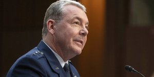 O Τζέφρι Κρους, επικεφαλής της DIA, που καρατόμησε ο υπουργός Άμυνας του Ντόναλντ Τραμπ 