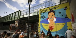 Γκράφιτι στο Παρίσι αφιερωμένο στη Ζοζεφίν Μπέικερ