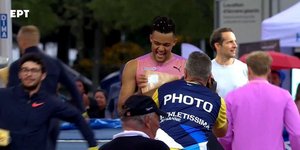 O Kαραλής πήρε δώρο ένα κομμάτι ελβετικό τυρί για την συμμετοχή του στο Diamond League στη Λωζάννη