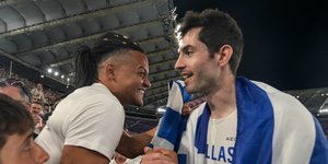 Ο Μίλτος Τεντόγλου και ο Εμμανουήλ Καραλής