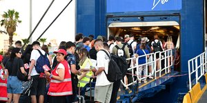 Φευγουν οι αδειούχοι