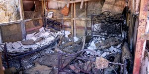 Κατεστραμμένο σπίτι από τη φωτιά στην Χίο