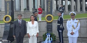 Επίσκεψη Κεφαλογιάννη στην αποστρατιοτικοποιημένη ζώνη Νότιας και Βόρειας Κορέας και στο μνημείο των Ελλήνων πεσόντων