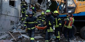 Δεκάδες νεκροί από την ρωσική επίθεση στο Κίεβο