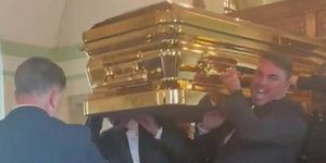 Ο «βασιλιάς των ταξιδιωτών» που θάφτηκε σε φέρετρο από χρυσάφι