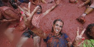 Οι 22.000 συμμετέχοντες στο φεστιβάλ La Tomatina διασκέδασαν με την ψυχή τους