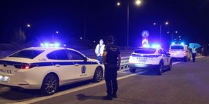 Αστυνομικοί στην Ε.Ο Αθηνών-Λαμίας