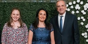 Η Λένα Σαμαρά με τους γονείς της, Γεωργία και Αντώνη