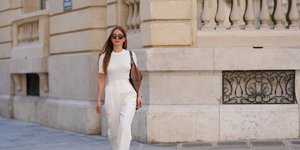 στιλάτη γυναίκα με loafers