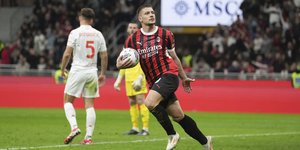 Υπέγραψε διετές συμβόλαιο με την  ΑΕΚ ο Λούκα Γιόβιτς