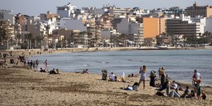 Έρευνες για τη διάσωση των επιβατών ενός διθέσιου αεροσκάφους που συνετρίβη στη θάλασσα, στα ανοικτά της Μαγιόρκα
