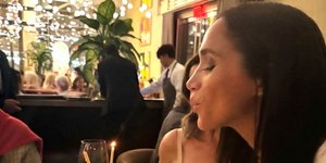 Η Μέγκαν Μαρκλ έκλεισε τα 44 και το γιόρτασε με μια τούρτα με βρώσιμα λουλούδια