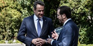 Kyriakos Mitsotakis and Isaac Herzog