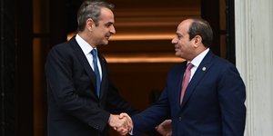 PM Mitsotakis speaks with Egyptian President El-Sisi by phone